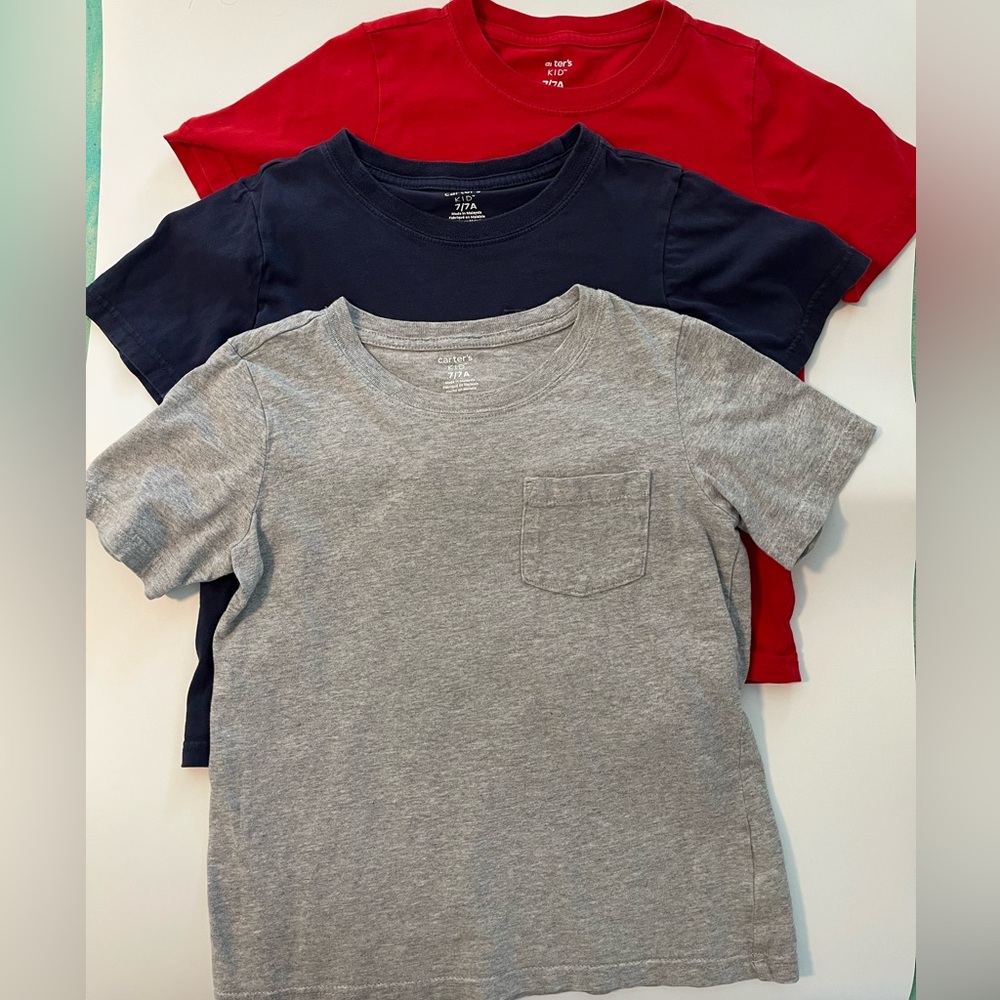 Carter’s Kid Lot of 3 Short Sleeve Shirts. Size 7. Good Condition.